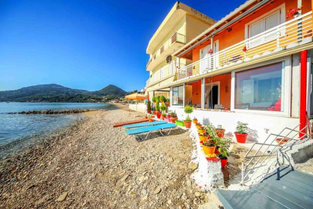 Elena Beach Apartment Mesongí Eksteriør billede