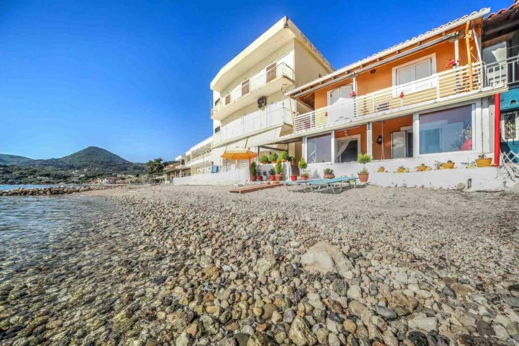 Elena Beach Apartment Mesongí Eksteriør billede